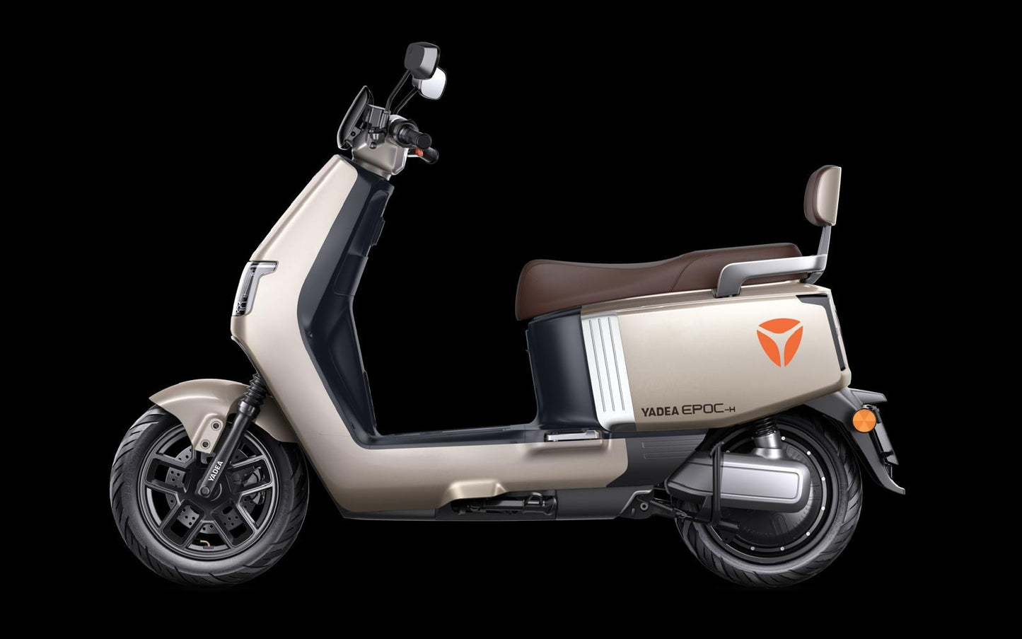 Scuter electric Yadea EPOC, vedere din profil